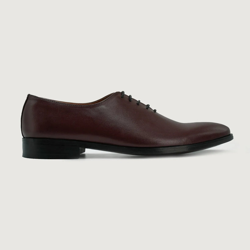 Director Wholecut Granate Leather Shoes para Hombre