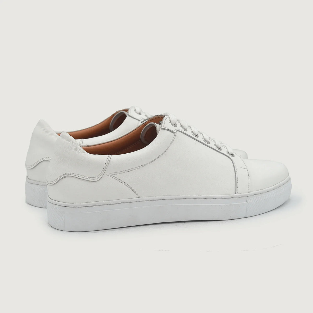 Carter Runn Blanco Zapatillas de cuero para Hombre For Men - Contrafuerte de talón reforzado y doble costura de precisión