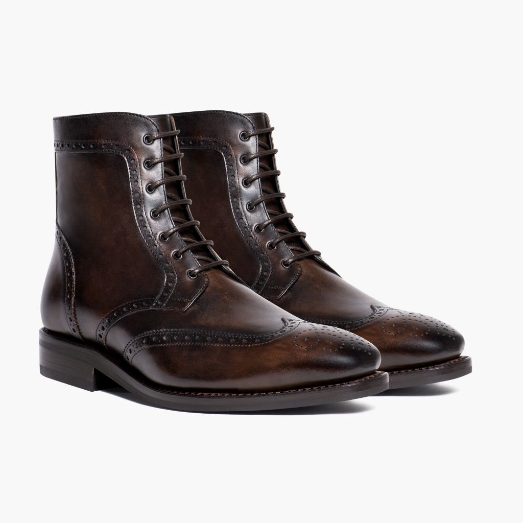 Wingtip Dark Oak Botas de cuero para Hombre For Men in Classic Full-Grain Leather - Vista de perfil | Comprar online
