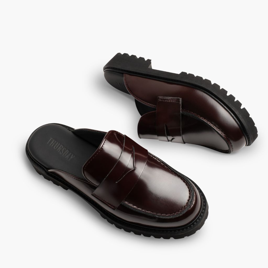 High-Traction Rubber Outsole & Lug Tread Pattern on Penny Mule Borgoña Botas de cuero para Mujer