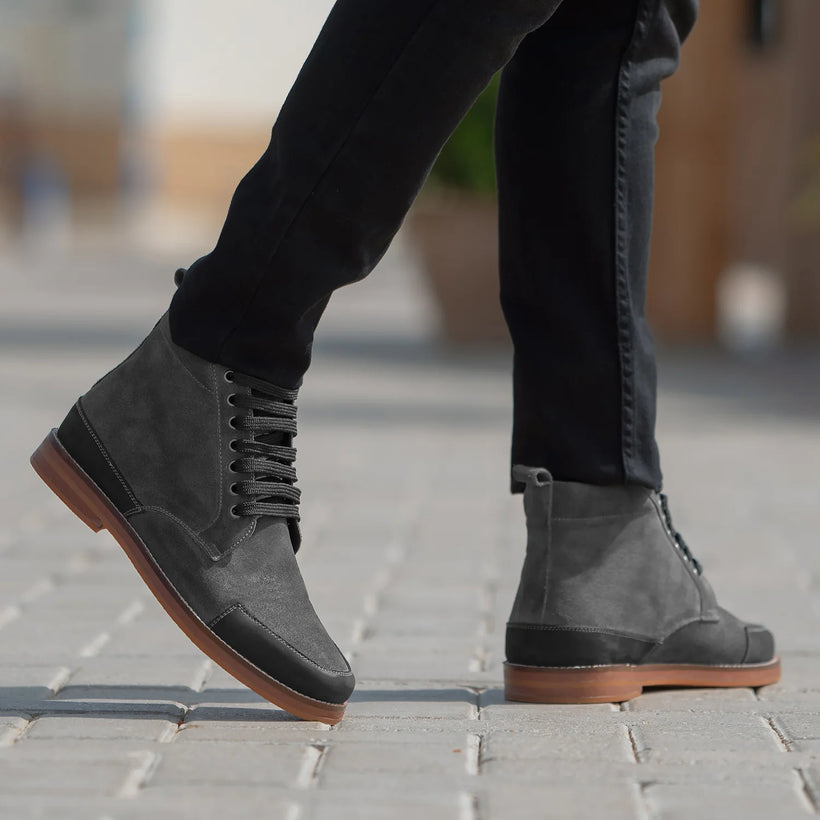 Carnell Moc Toe Gris Suede Boots para Hombre