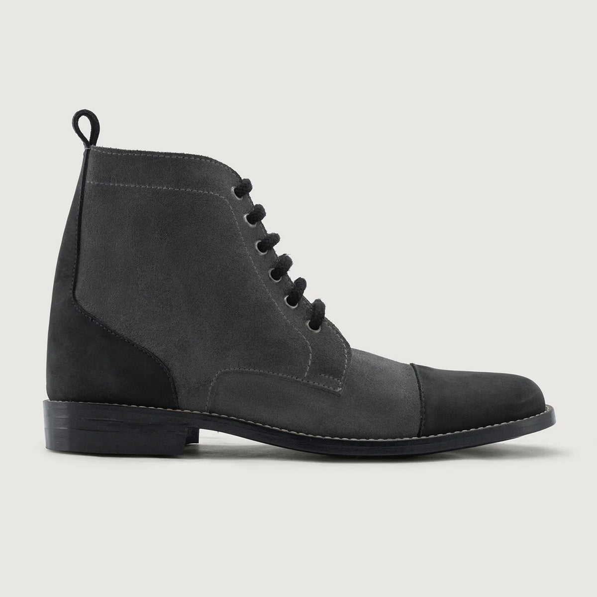 Grey & Black Full-Grain leather Boots - Construcción cosida Goodyear y puntera delantera