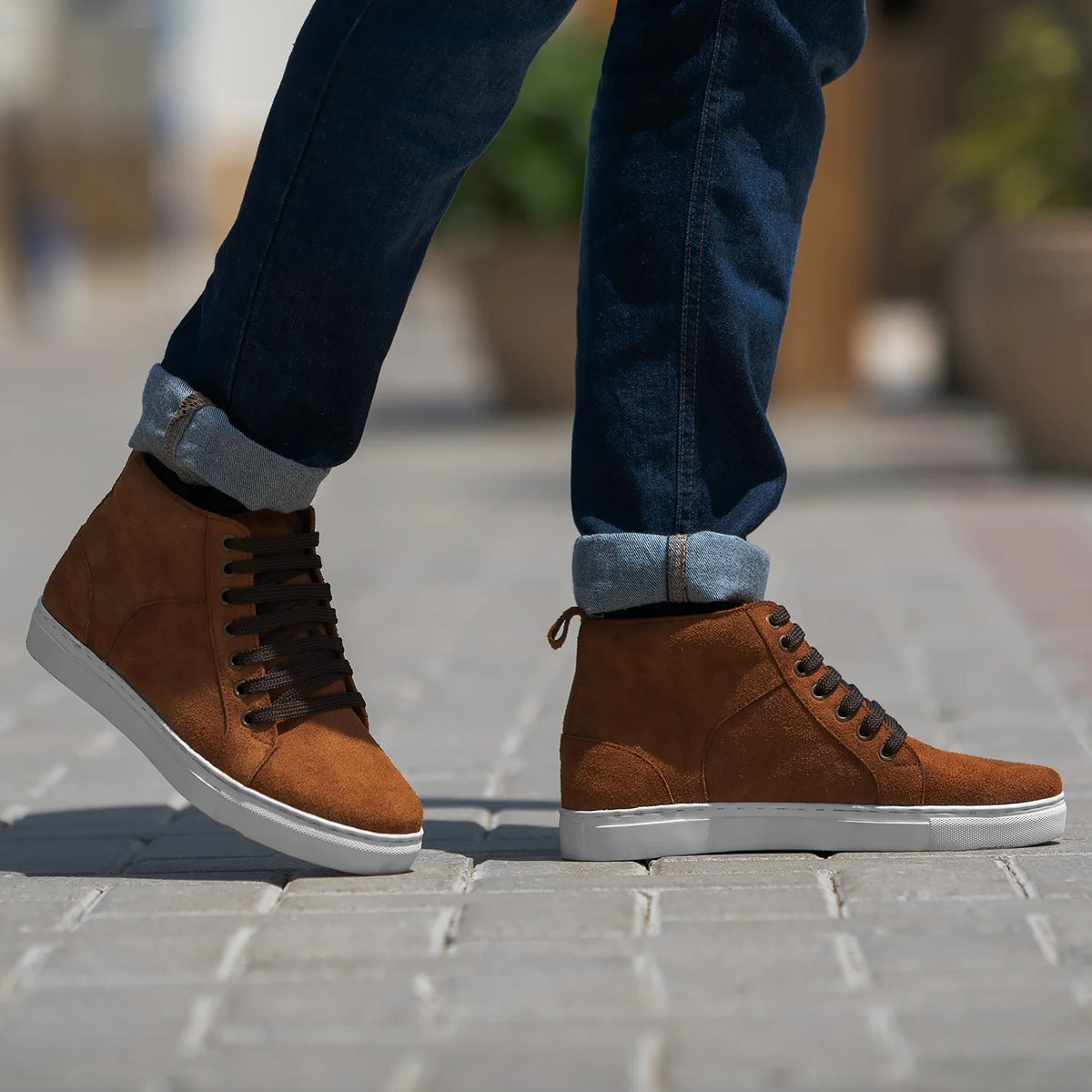 Brown Goatskin Suede Leather Sneakers - Construcción cosida Goodyear y puntera delantera