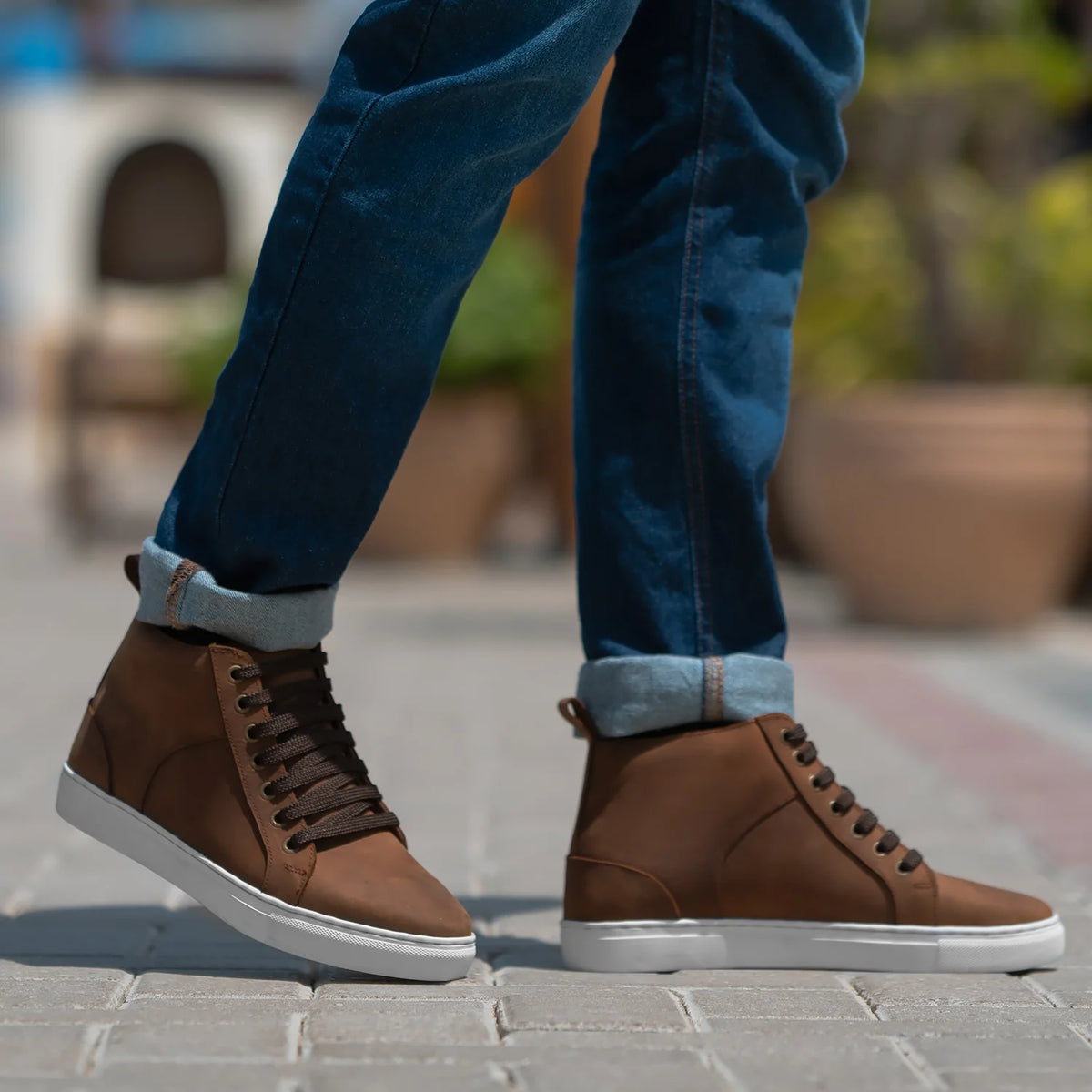 Brown Goatskin Suede Leather Sneakers - Construcción cosida Goodyear y puntera delantera