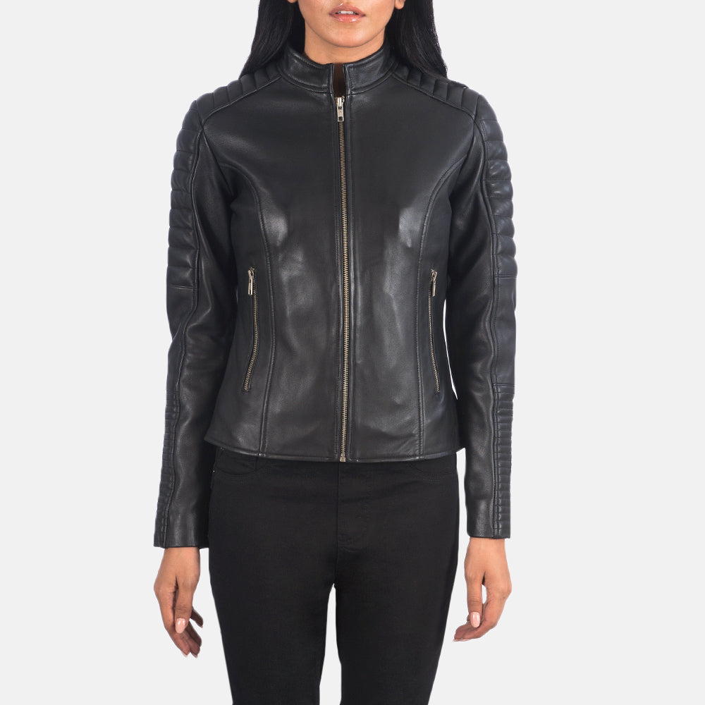 Detalle de cerca of Band &amp; Zipper Hardware on Women's Adalyn Acolchado Negro Chaqueta Biker de Cuero para Mujer