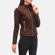Women's Adalyn Acolchado Mocha Suede Chaqueta Biker de Cuero para Mujer - Vista de perfil lateral con corte ergonómico de manga