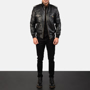 Men's Agent Shadow Negro Cazadora Bomber de Cuero para Hombre - Vista de perfil lateral con corte ergonómico de manga