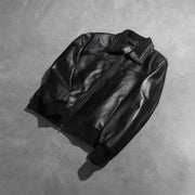 Rib Knit &amp; Hem Craftsmanship Construction Detail on Men's Air Rolf Negro Cazadora Bomber de Cuero para Hombre