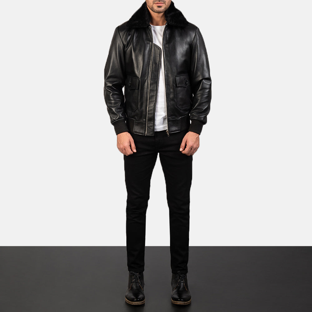
Airin G-1 Negro Chaqueta Bomber de Cuero para Hombre - Vista lateral mostrando el corte ergonómico de mangas