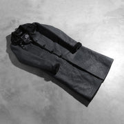 
Open Hem & Hem Craftsmanship Construction Detail on Alina Shearling Negro Abrigo de Cuero para Mujer