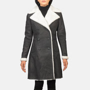 
Vista de detalle of Notch & Leather Buttons Hardware on Amie Black Double Breasted Shearling Coat