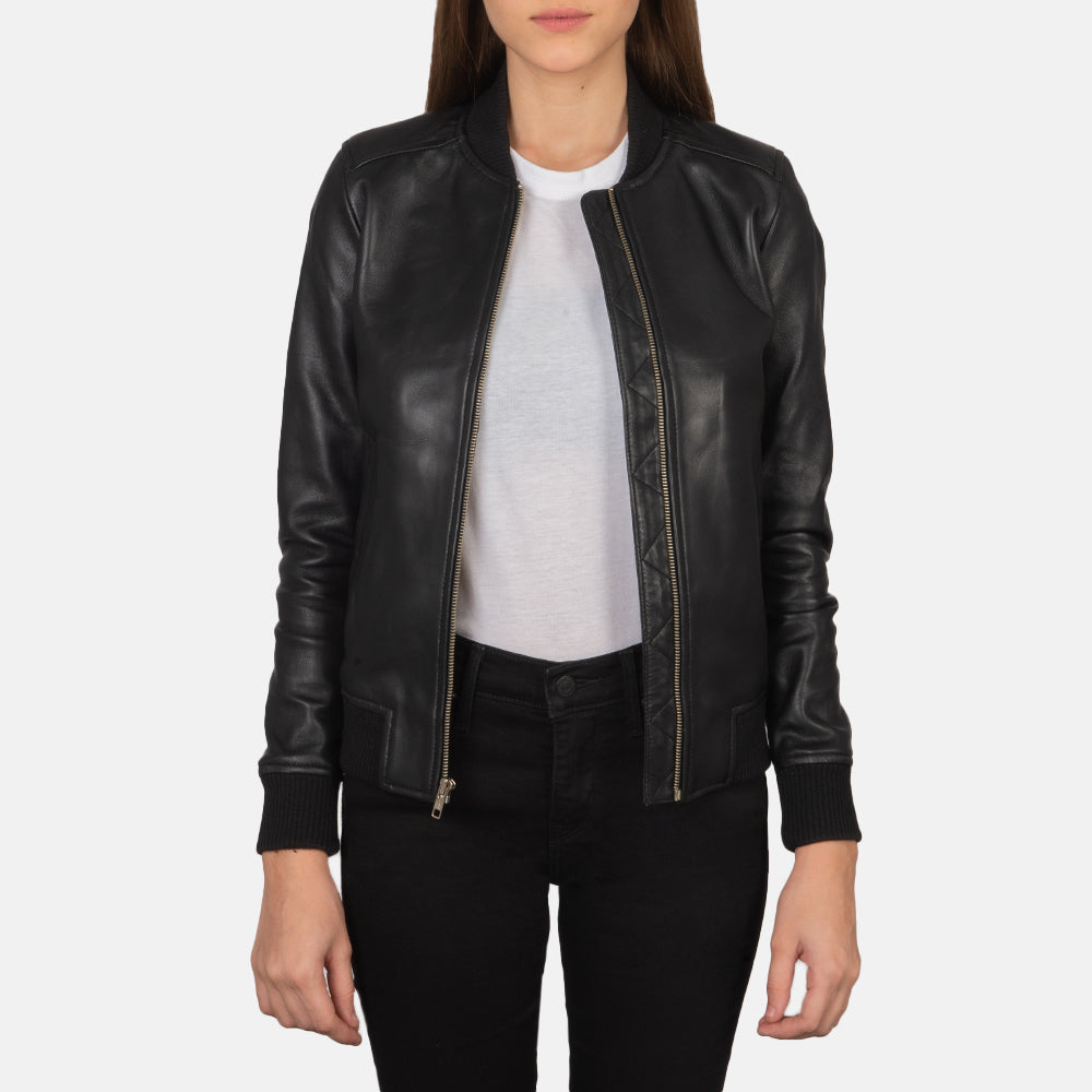 Women's Bliss Negro Cazadora Bomber de Cuero para Mujer in Black Sheepskin Leather - Vista frontal y silueta a medida | Comprar online