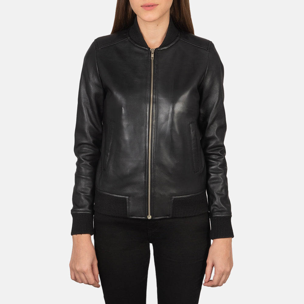 Detalle de cerca of Varsity - Rib Knit &amp; Zipper with Wind Flap Hardware on Women's Bliss Negro Cazadora Bomber de Cuero para Mujer