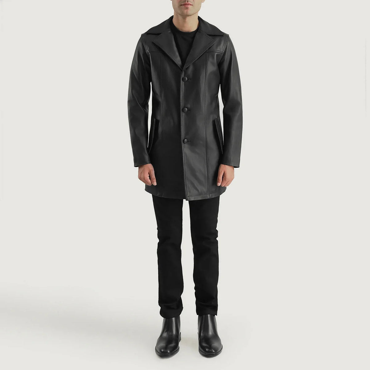 Brawnton Negro Abrigo de Cuero para Hombre - Vista de perfil lateral con corte ergonómico de manga