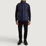 Bryan Azul Puffer Vest para Hombre - Vista de perfil lateral con corte ergonómico de manga