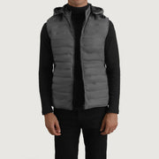 
Carlo Gris Chaleco acolchado con capucha para Hombre in Green Full-Grain Leather - Vista frontal y silueta entallada | Comprar online