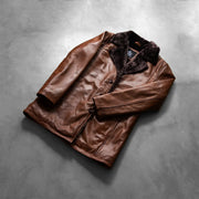 
Open Hem & Hem Craftsmanship Construction Detail on Canela Distressed Leather Fur Abrigo de Cuero para Hombre