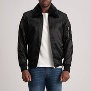 Detalle de cerca of Removable faux fur collar &amp; Zipper Hardware on Clyde B-15 Black Bomber Jacket