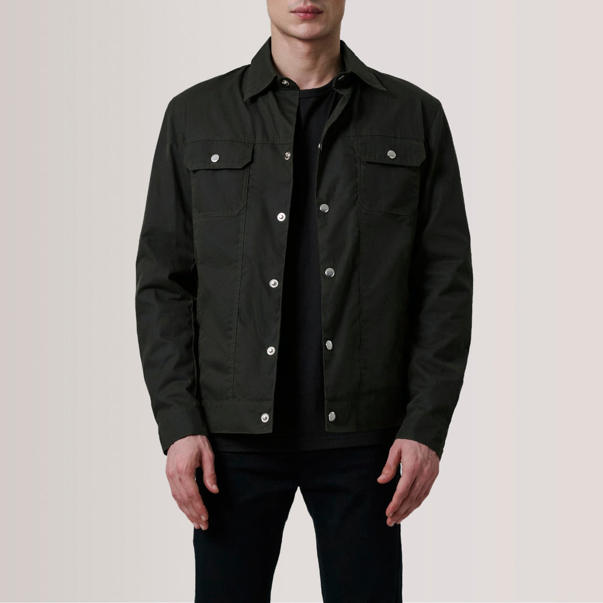 
Colberto Olive Waxed Canvas Trucker Chaqueta de Cuero para Hombre For Men in Olive Waxed Cotton Canvas - Vista frontal y silueta entallada | Comprar online