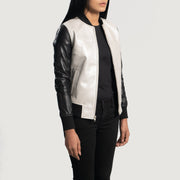 Silver &amp; Black Sheepskin Leather Bomber Jacket - Vista trasera con ajuste entallado en hombros y bajo impecable
