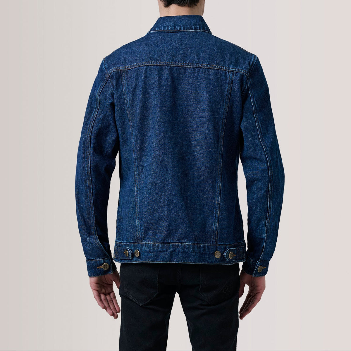 
Vista de detalle of Classic Collar & Heavy-Duty Zipper Hardware on Conard Dark Azul Denim Trucker Chaqueta de Cuero para Hombre For Men