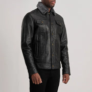 
Black Sheepskin Leather Aviator Jacket - Vista posterior con hombros definidos y bajo impecable