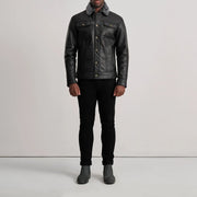 
Dallis Negro Leather Shearling Trucker Chaqueta de Cuero para Hombre - Vista lateral mostrando el corte ergonómico de mangas