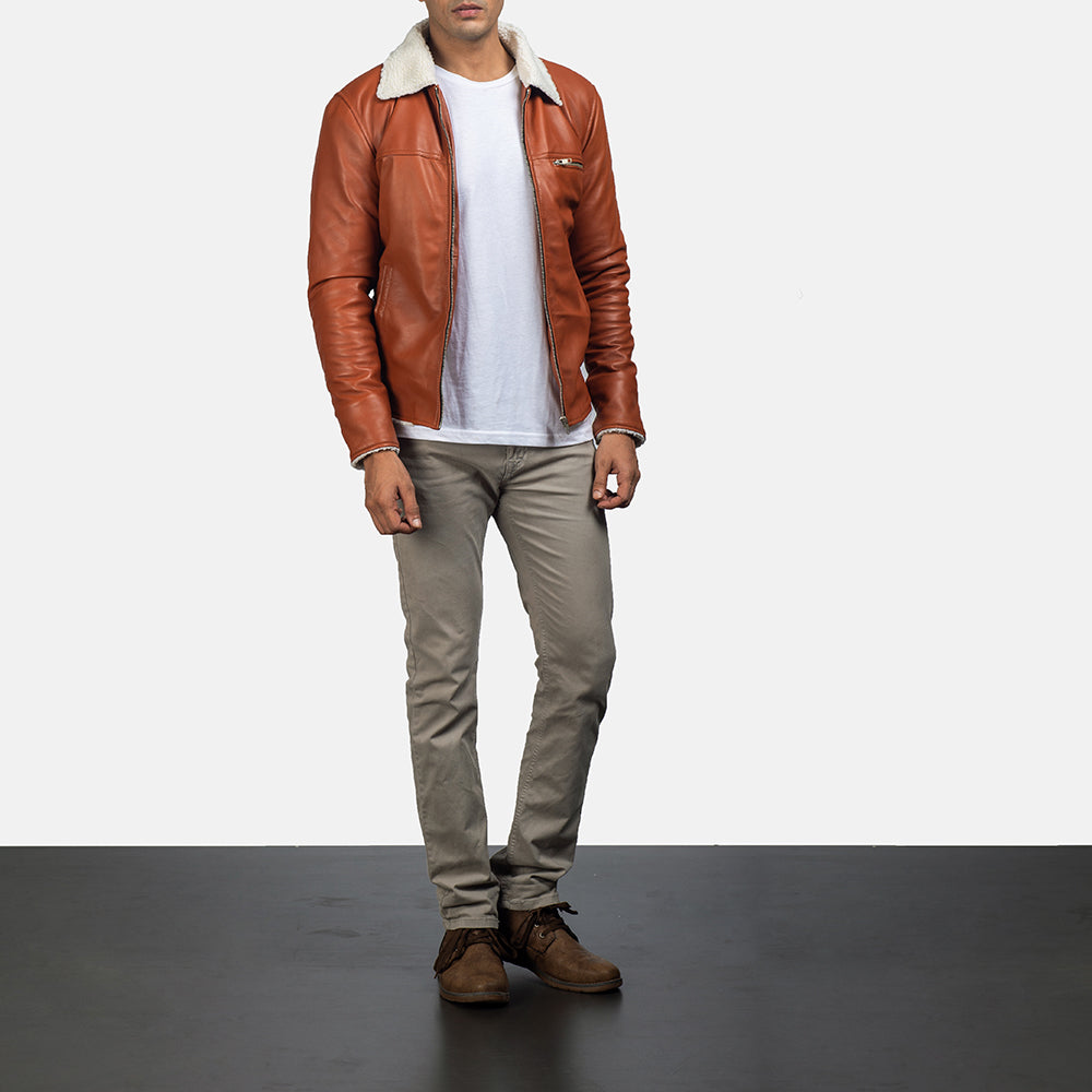 Men's Dan Frost Tostado Chaqueta de Borrego para Hombre - Vista de perfil lateral con corte ergonómico de manga
