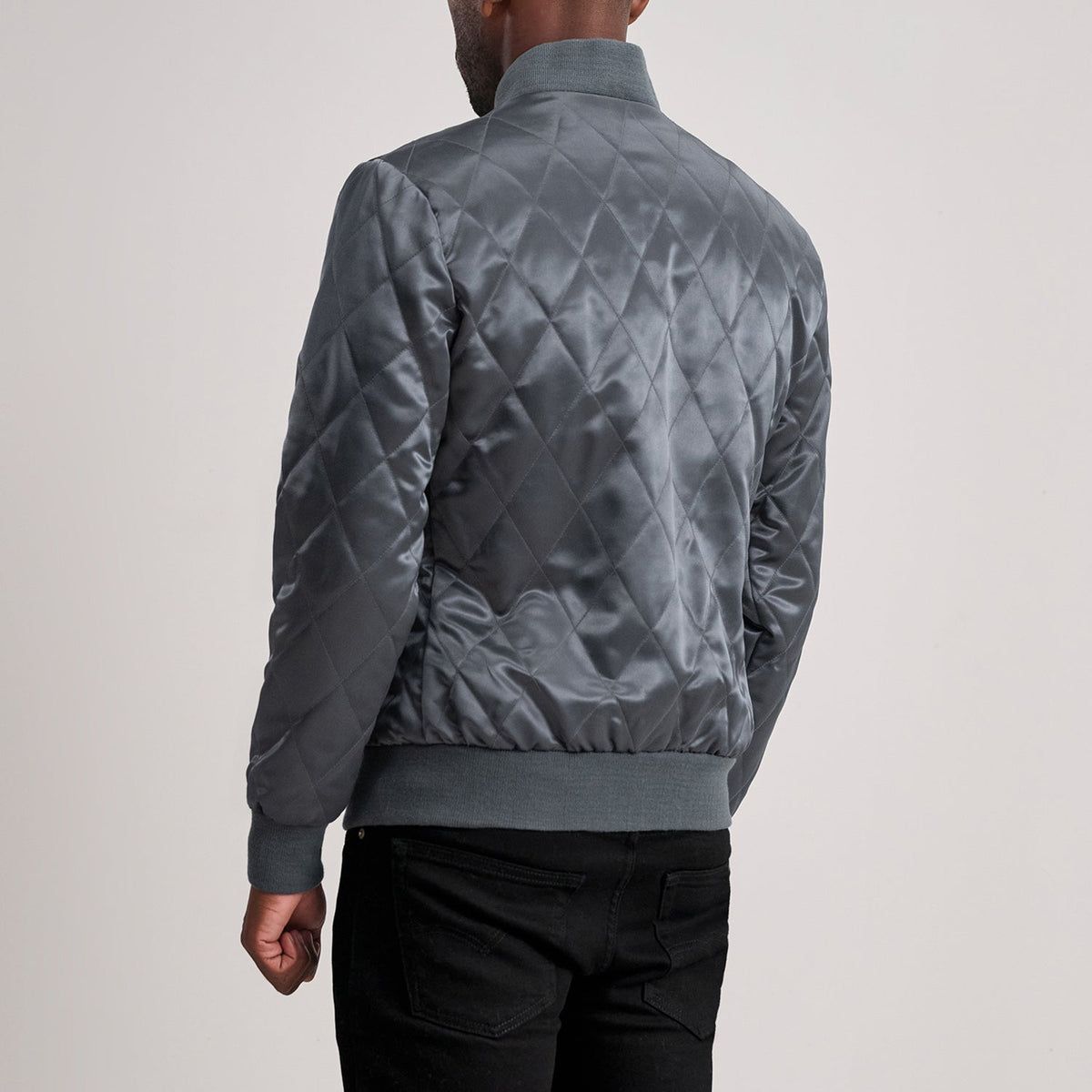 
Vista de detalle of Varsity & Zipper Hardware on Danson Acolchado Gris Varsity Chaqueta de Cuero para Hombre