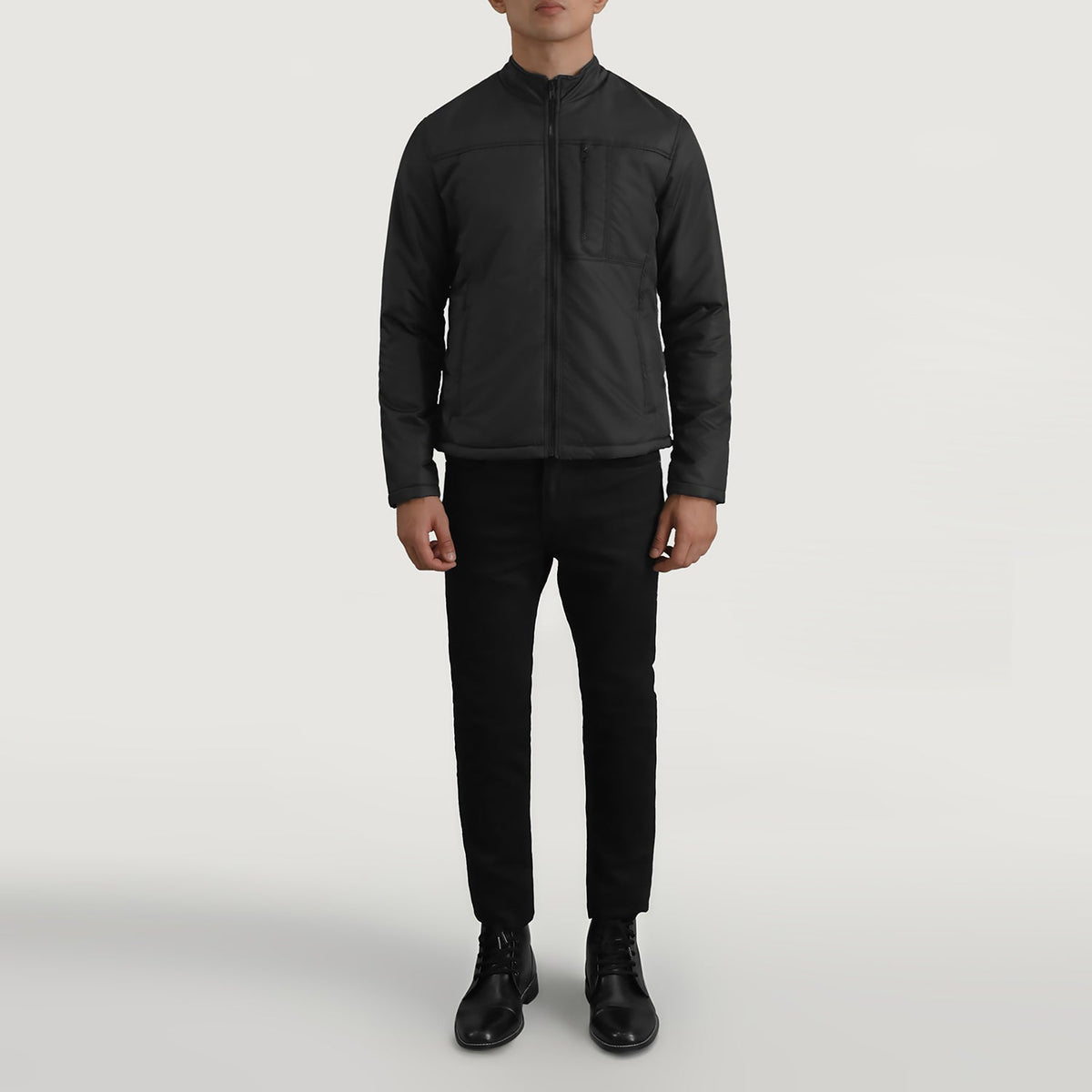 Elliot Black Lightweight Jacket - Vista de perfil lateral con corte ergonómico de manga