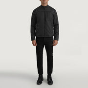 Elliot Black Lightweight Jacket - Vista de perfil lateral con corte ergonómico de manga