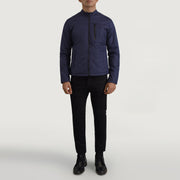 Elliot Blue Lightweight Jacket - Vista de perfil lateral con corte ergonómico de manga
