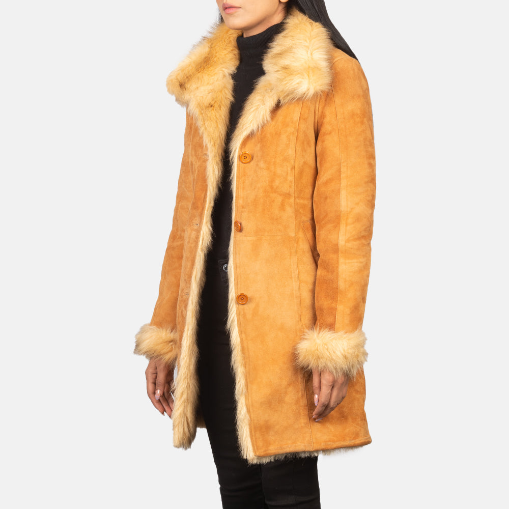 
Distressed Beige Goatskin Suede Leather Coat - Vista posterior con hombros definidos y bajo impecable