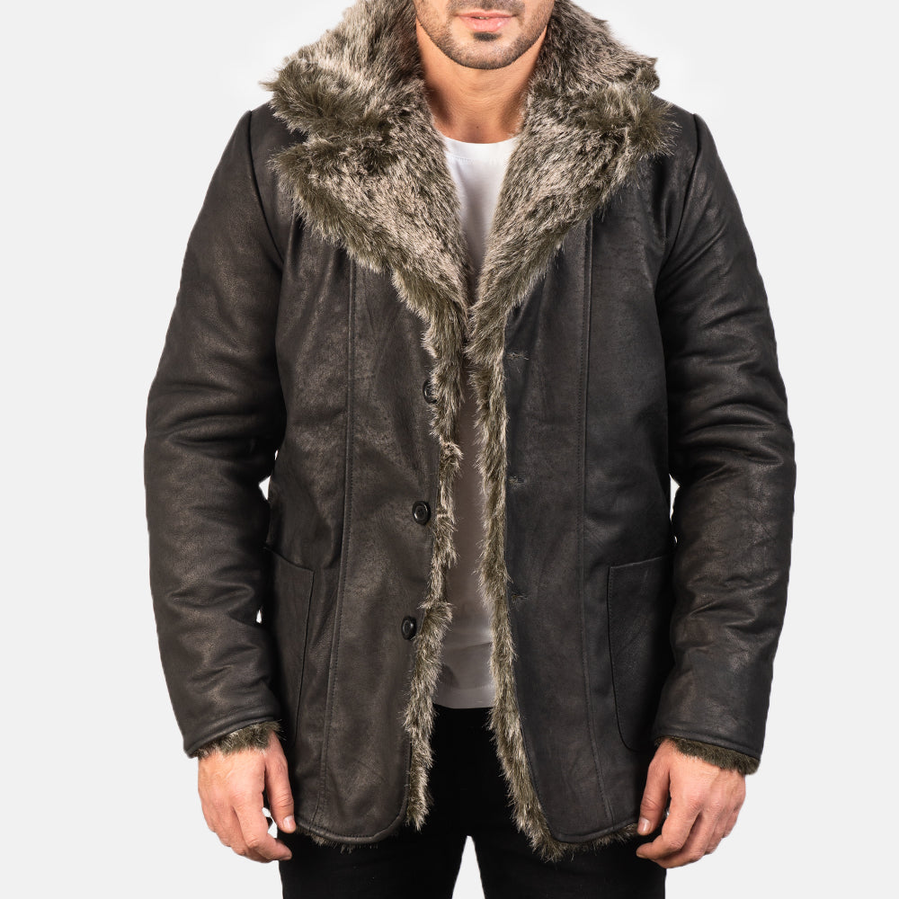 
Detalle artesanal del bajo en Furlong Beige Leather Coat