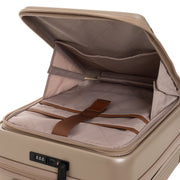 
Vista interior Showing Quilted Viscose Lining & Dos bolsillos interiores de utilidad