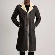 
Vista de detalle of Notch & Button Hardware on Kolby Tumbled Brown Shearling Long Coat