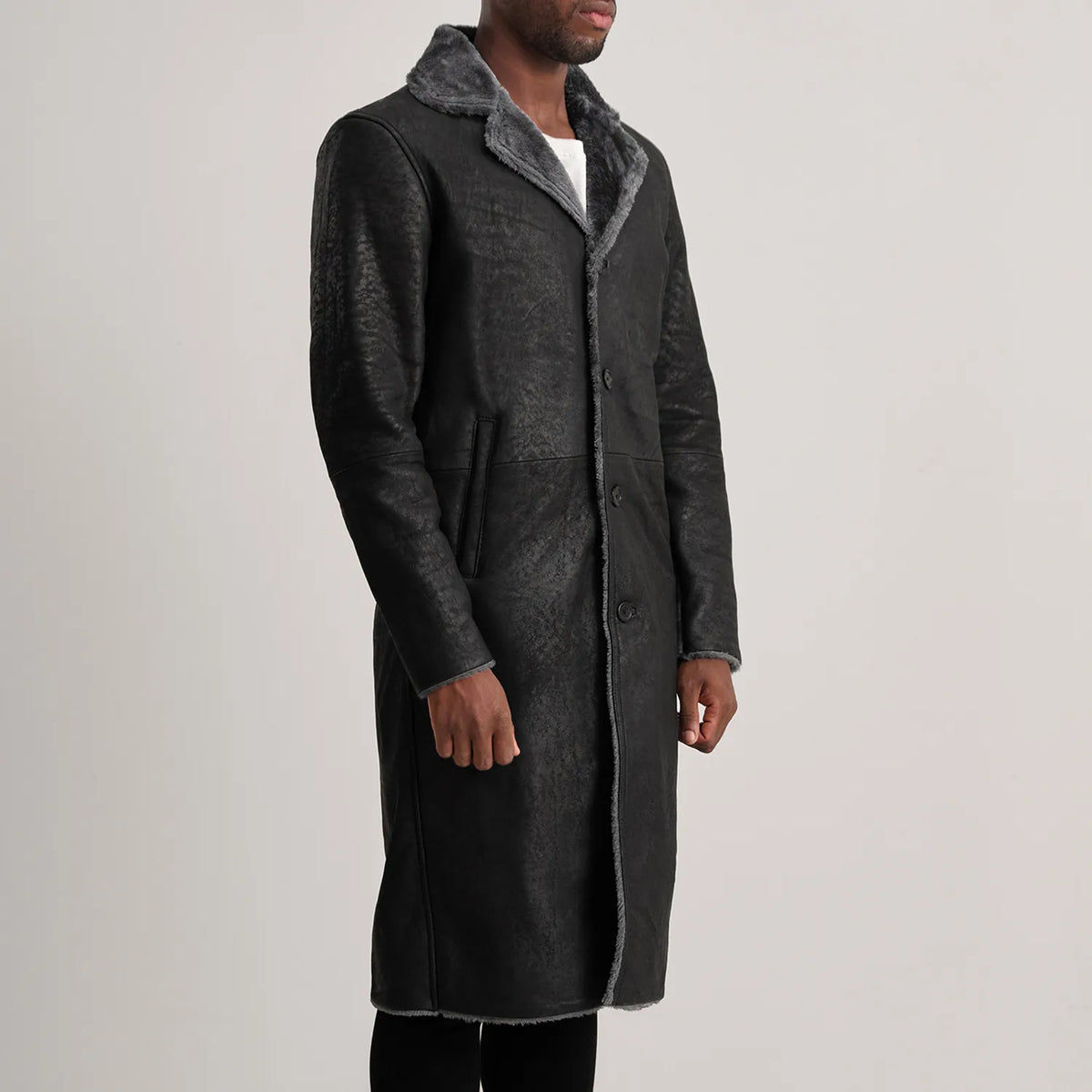 
Distressed Black Sheepskin Snuffed Aviator Jacket - Vista posterior con hombros definidos y bajo impecable
