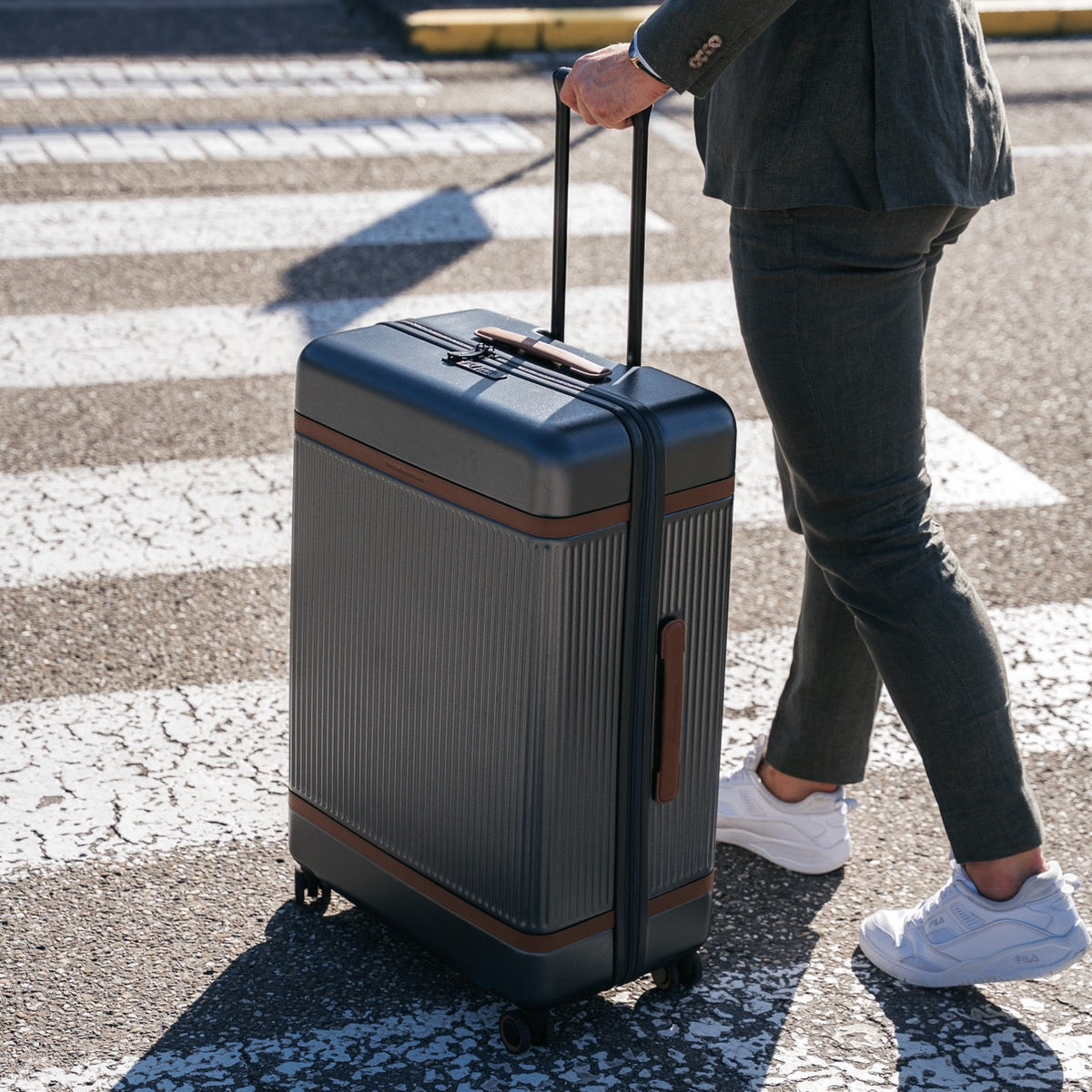 Urban Graphite Large Suitcase Zuna para Mujer, detail view 1