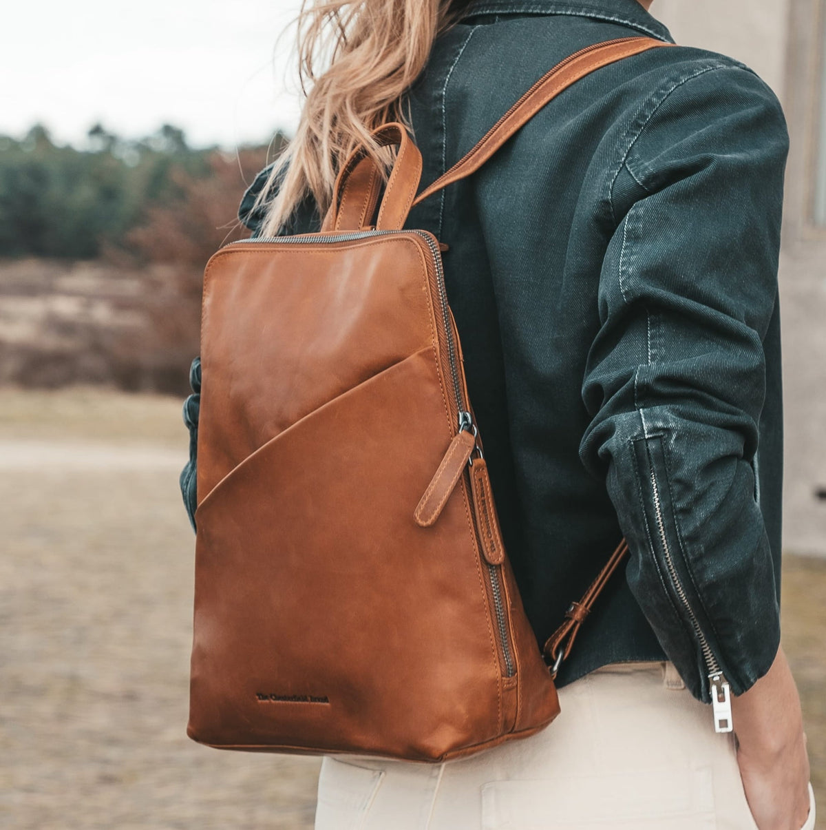 Amanda Full-Grain Leather Backpack para Mujer – Vista alternativa del producto 2