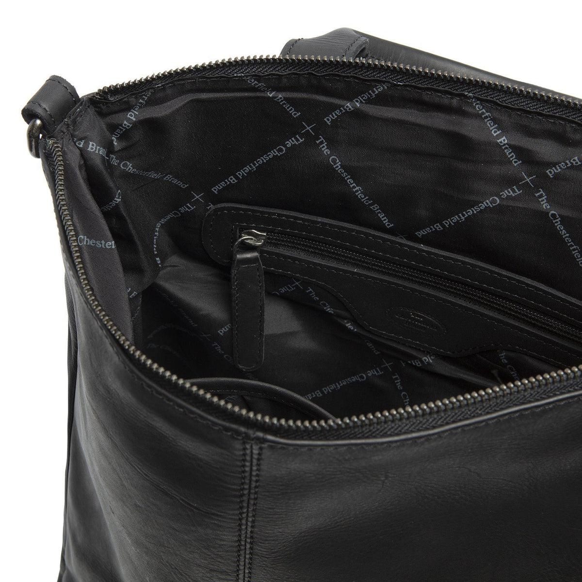 Solid Antique Brass Hardware &amp; Heavy-Duty Dual Zipper Detail on Manchester Full-Grain Leather Backpack para Mujer