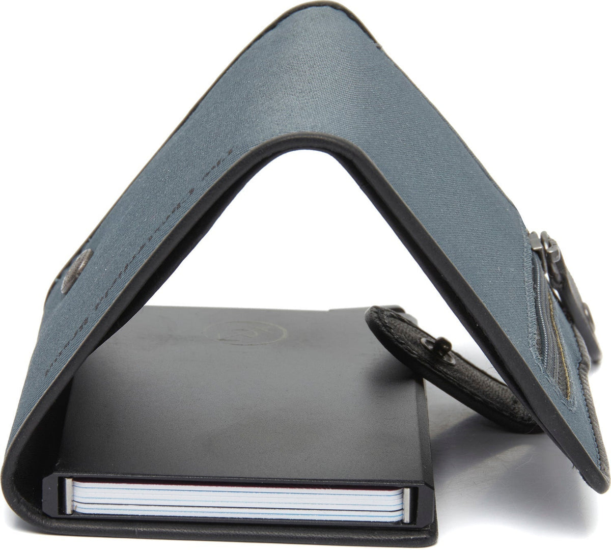 Delsbo Full-Grain Leather Card Holder para Mujer - Structured Side Profile Showing Gusset Depth &amp; Expansion Capacity
