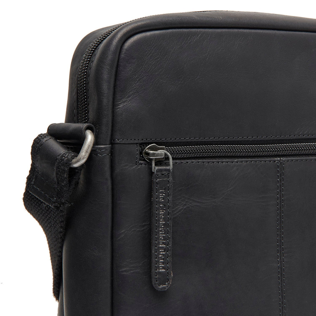 Solid Antique Brass Hardware &amp; Heavy-Duty Dual Zipper Detail on Anzora Full-Grain Leather Crossbody Bag para Hombre