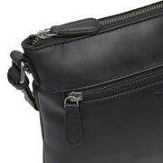 
Classic 100% Full-Grain leather Bag - Perspectiva trasera con correas de cuero reforzadas