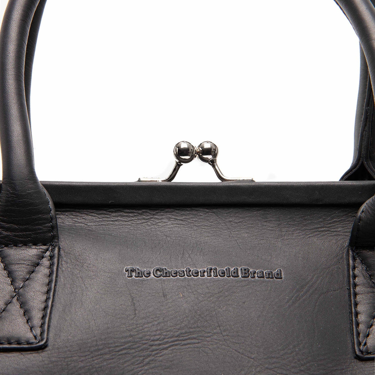 Classic 100% Full-Grain leather Goods - Vista trasera con ajuste entallado en hombros y bajo impecable