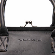 Classic 100% Full-Grain leather Goods - Vista trasera con ajuste entallado en hombros y bajo impecable