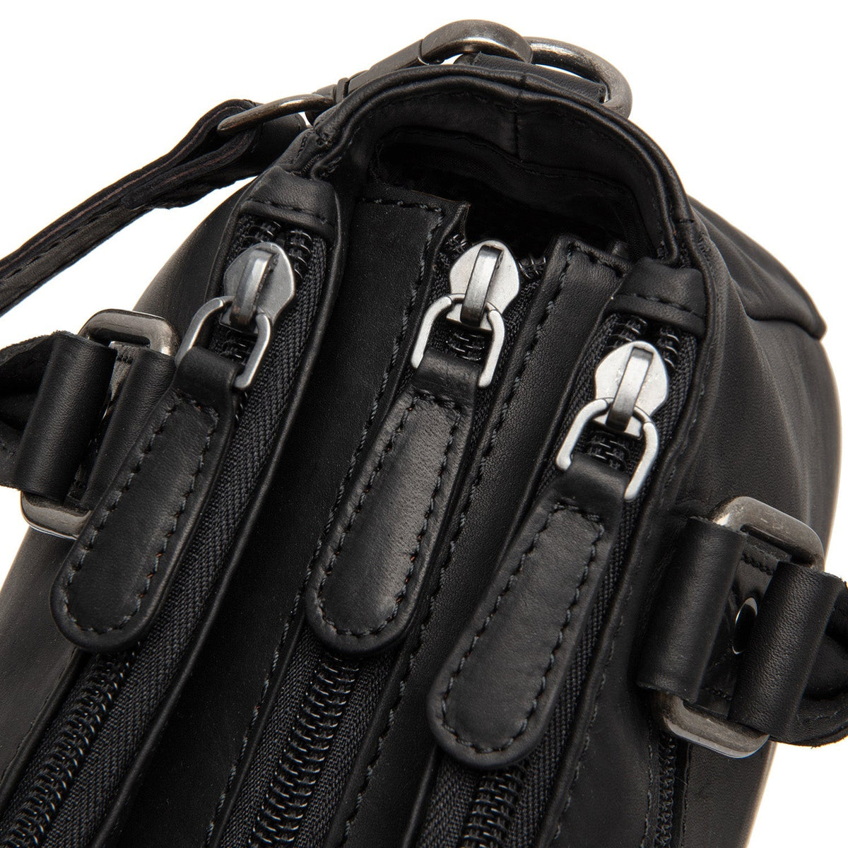 Fenja Full-Grain Leather Handbag para Mujer - Vista de perfil lateral con corte ergonómico de manga