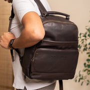 Austin Full-Grain Leather Laptop Backpack para Mujer – Vista alternativa del producto 2