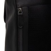 
Solid Antique Brass Hardware & Heavy-Duty Dual Zipper Detail on Farrow Mochila de cuero flor para portátil
