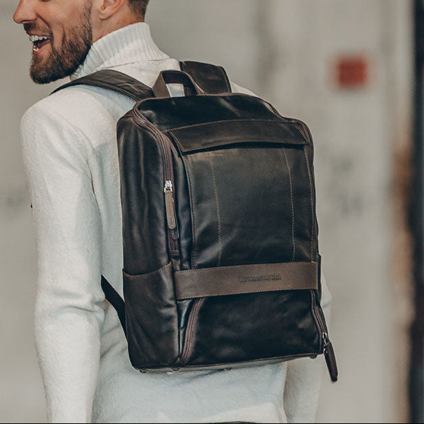 Rich Full-Grain Leather Laptop Backpack para Hombre – Vista alternativa del producto 2