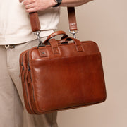 Iseo Full-Grain Leather Laptop Bag para Hombre – Vista alternativa del producto 2